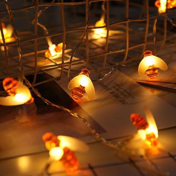 Lichterkette mit Honigbienen-Design