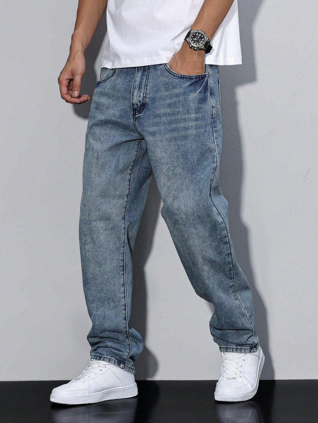 Men's jeans in effen colour with straight cut