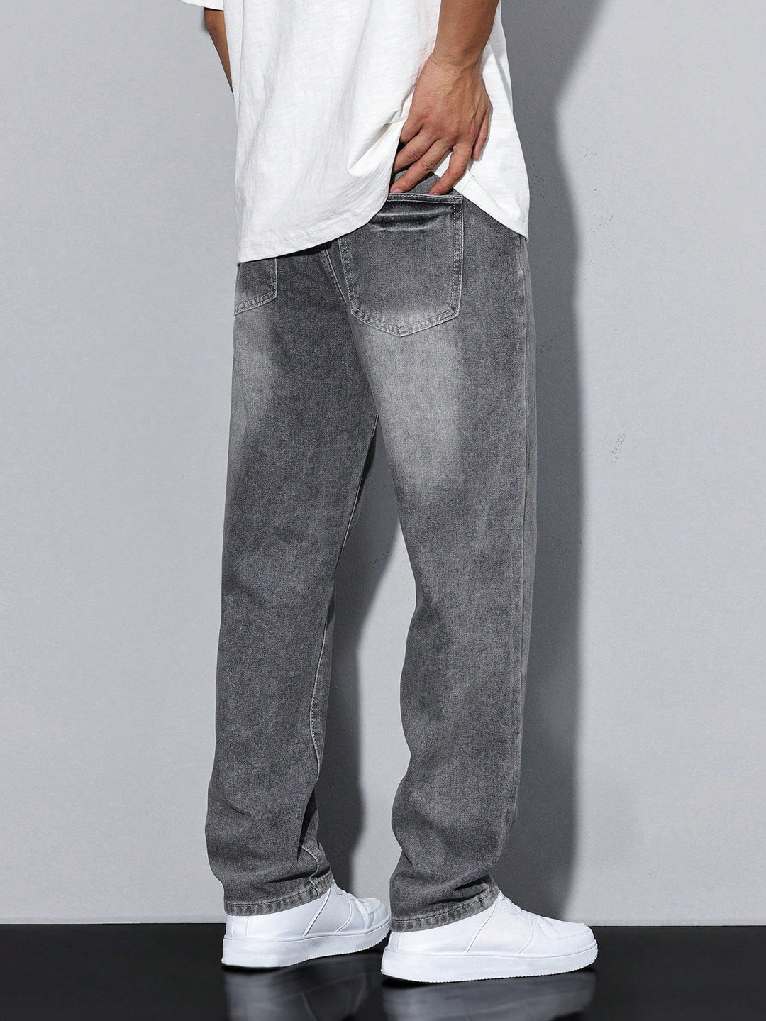 Men's jeans in effen colour with straight cut