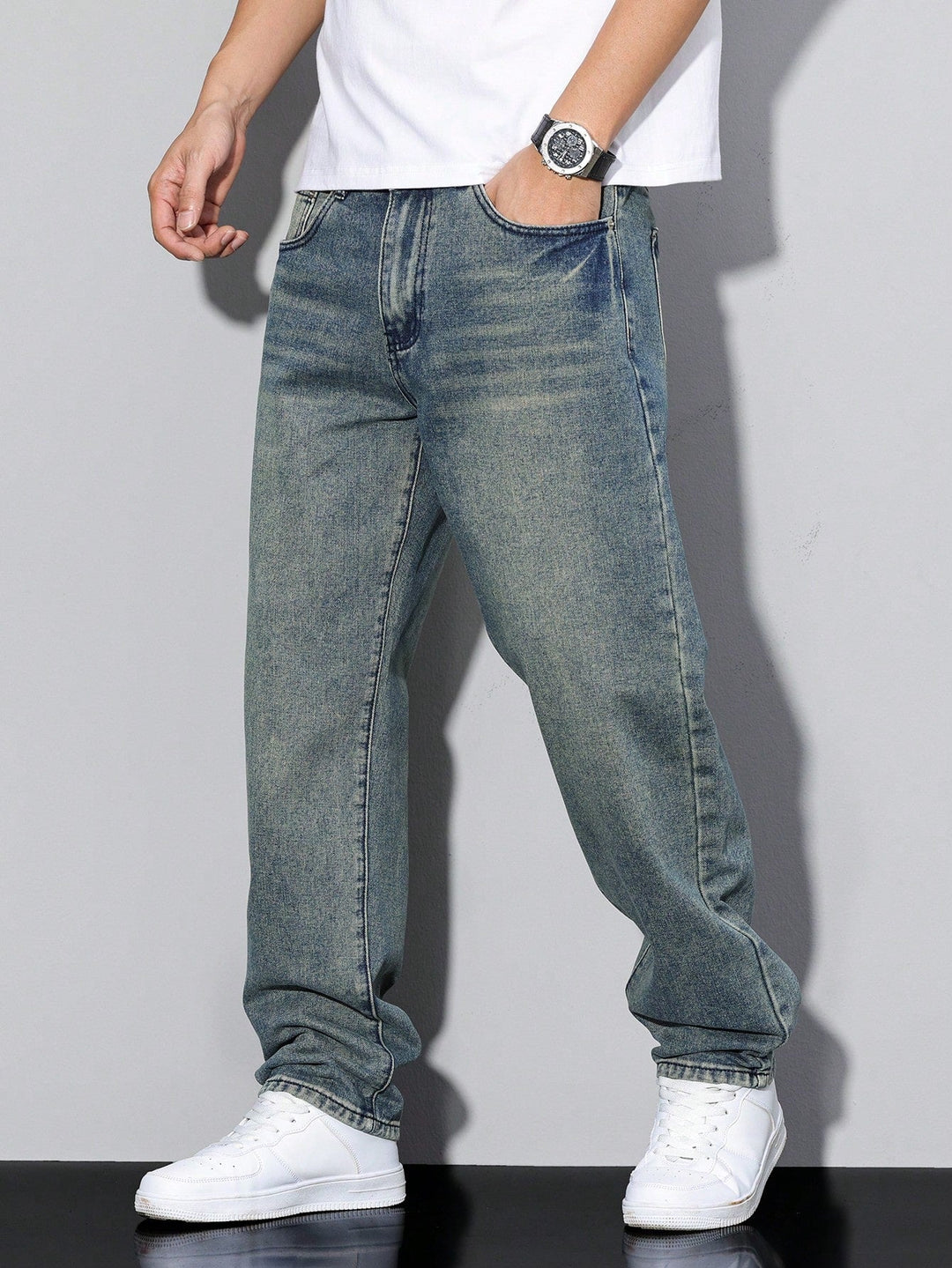 Men's jeans in effen colour with straight cut
