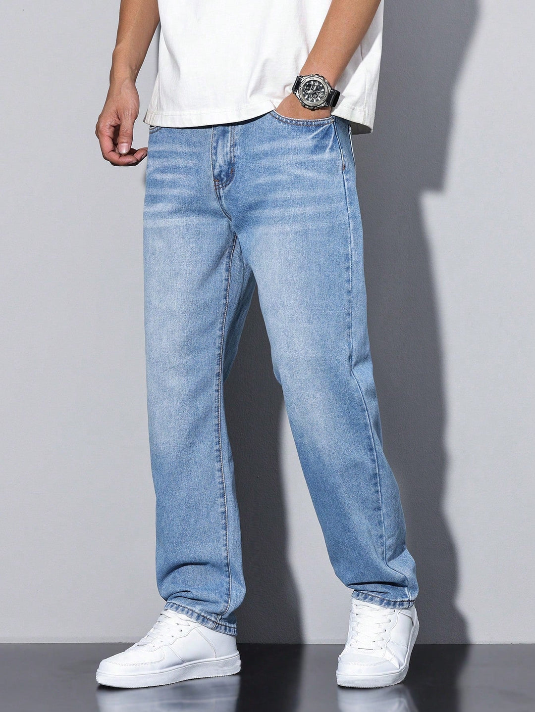 Men's jeans in effen colour with straight cut
