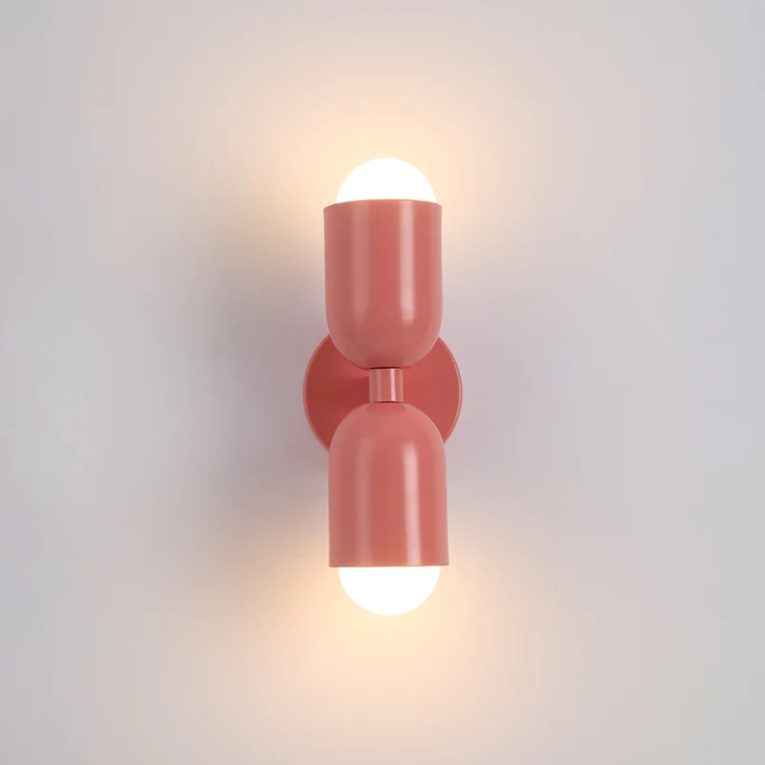 Doppelseitige LED-Lampe als dekorativer Wandakzent