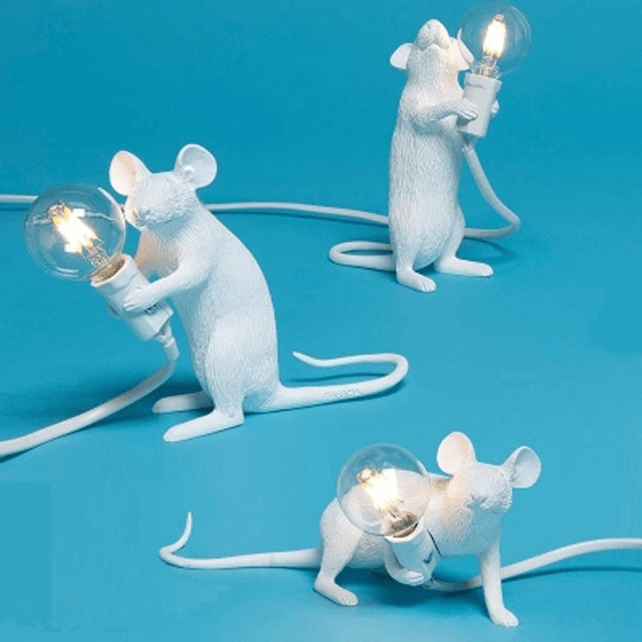 Decorative table lamp in mouse design