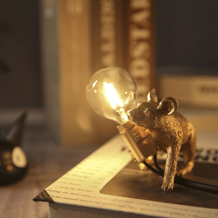 Decorative table lamp in mouse design