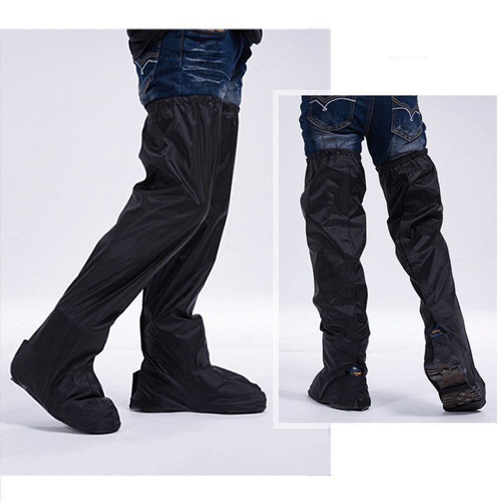 Rain trousers with integrated shoe covers – ideal for cyclists