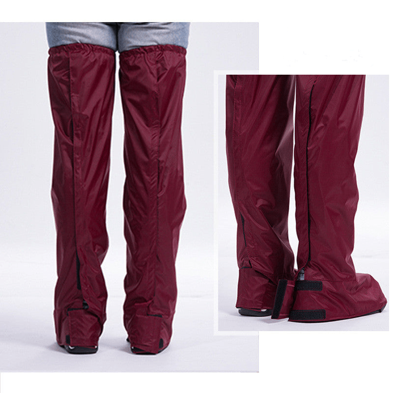 Rain trousers with integrated shoe covers – ideal for cyclists