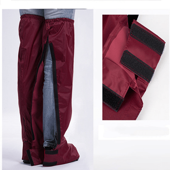 Rain trousers with integrated shoe covers – ideal for cyclists