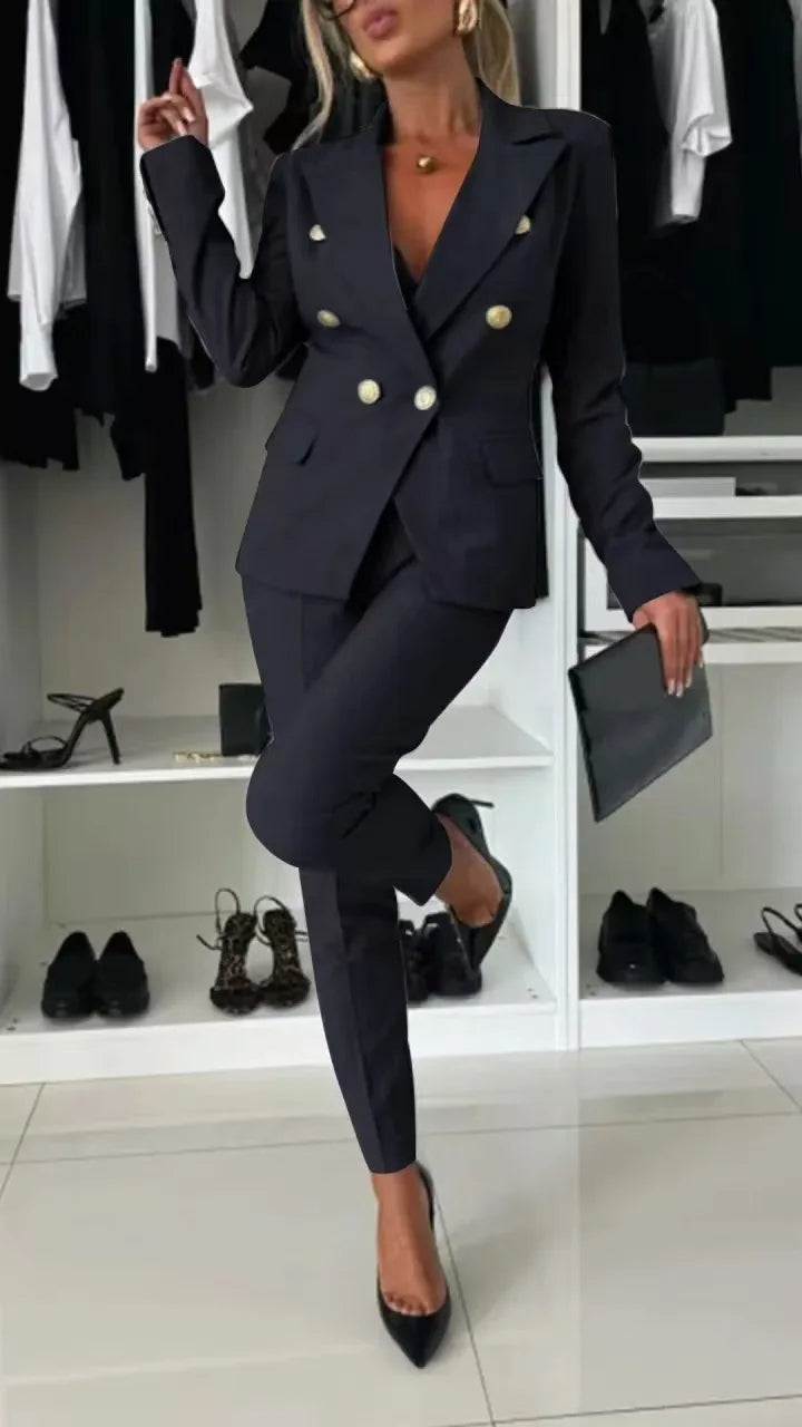 Women's Double-Breasted Suit with Tailored Cut 