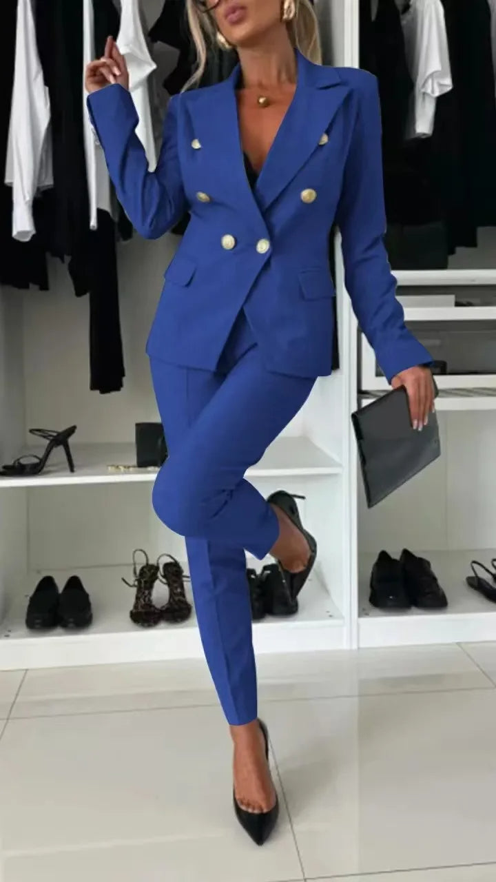 Women's Double-Breasted Suit with Tailored Cut 