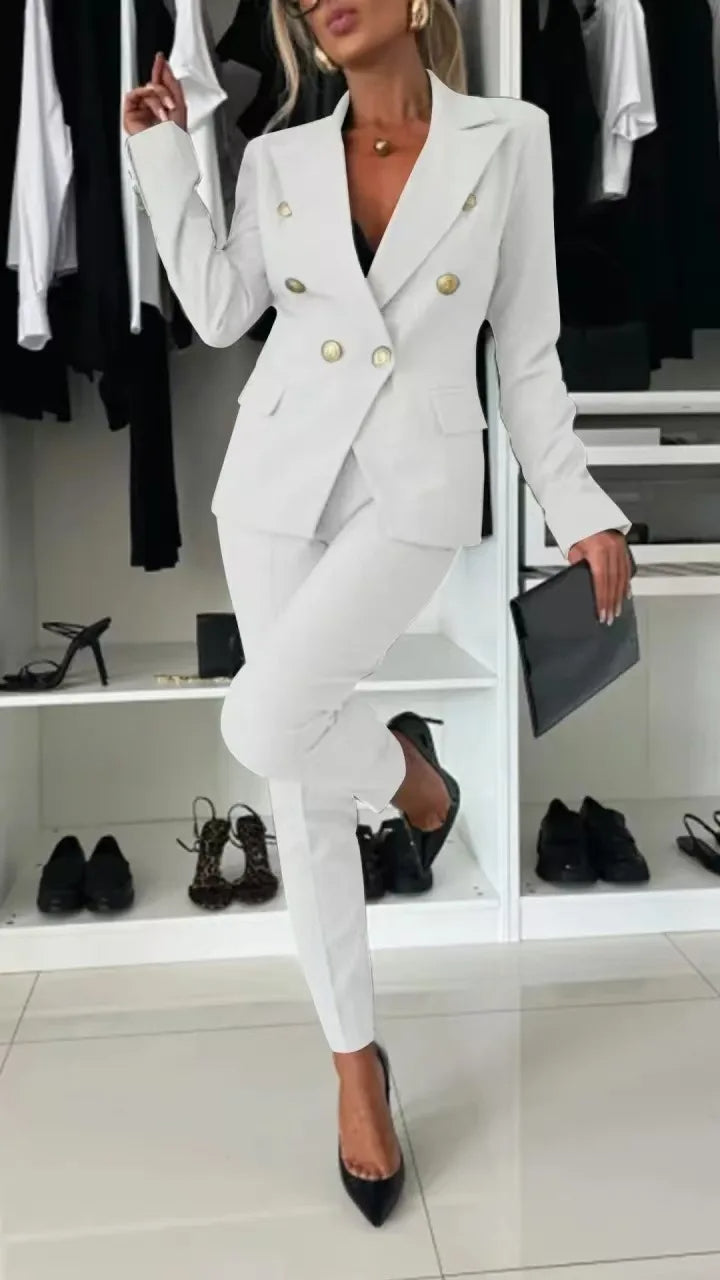 Women's Double-Breasted Suit with Tailored Cut 
