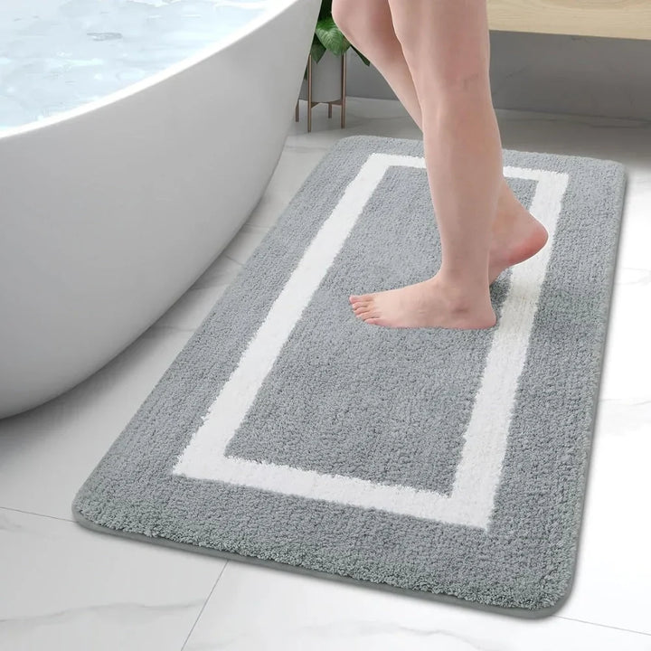 Weiche Mikrofaser-Badematte mit rutschhemmender Rückseite im Badezimmer