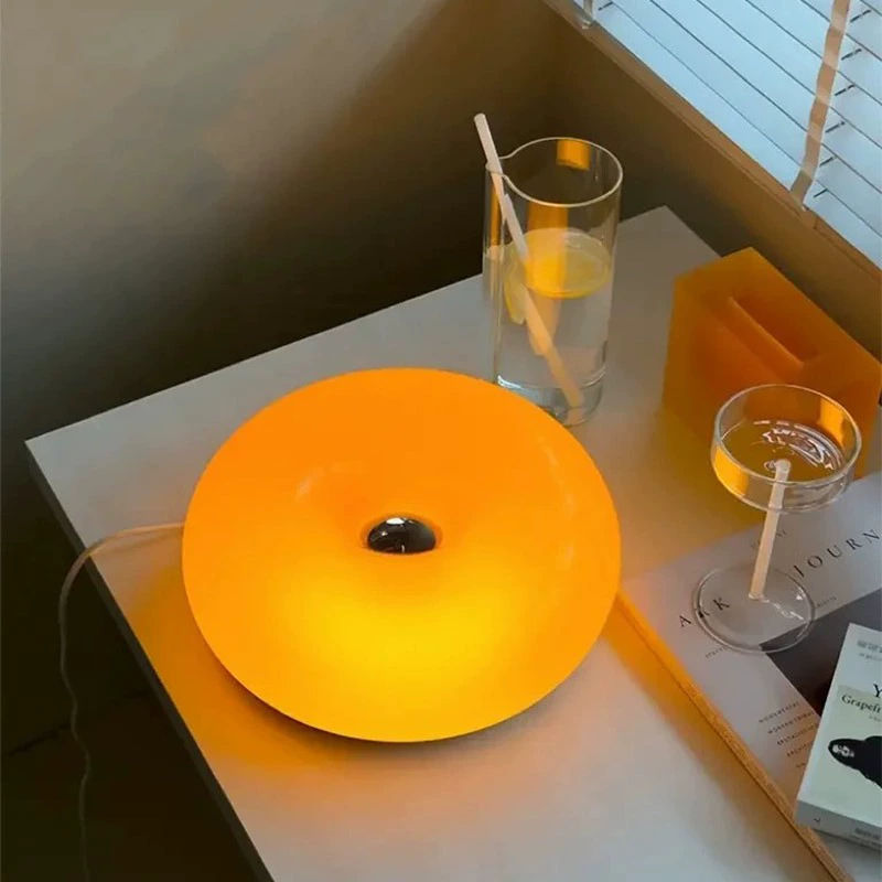 Nara LED Lampe im Bauhaus-Stil mit Donut-Design
