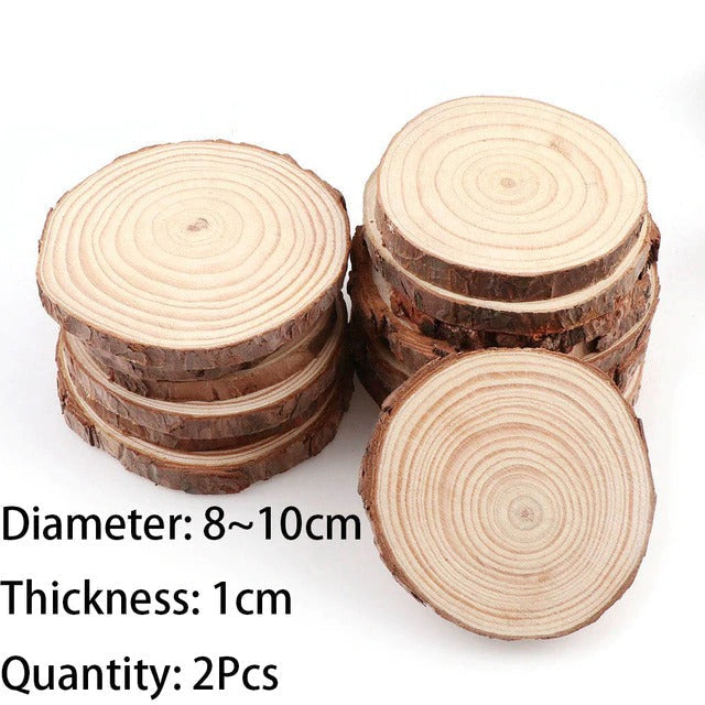 Set aus natürlichen Untersetzern aus Holzscheiben