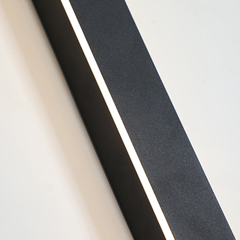 Linear LED outdoor wall light made of metal and acrylic 