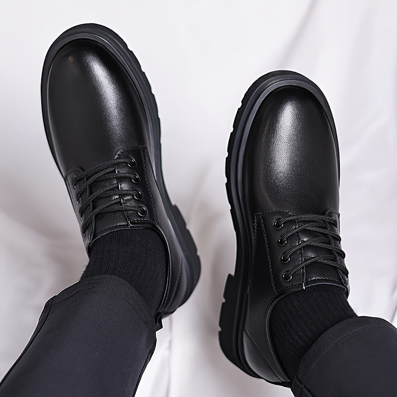 Men's lace-up shoes with a smooth finish