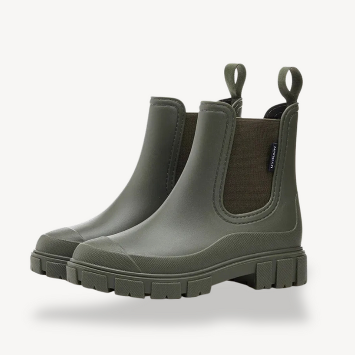 Women's Chelsea Boots with Classic Design