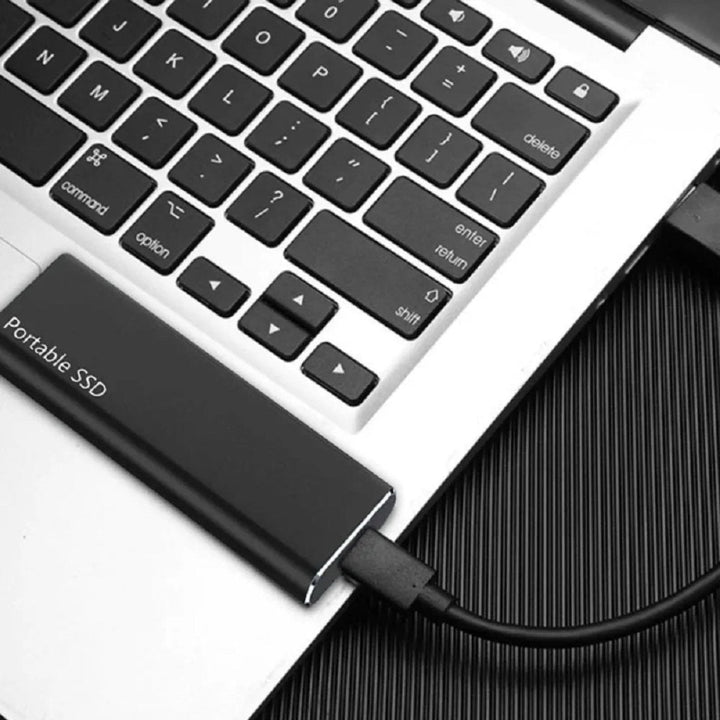 External hard drive with USB-C connection – fast, compact &amp; reliable