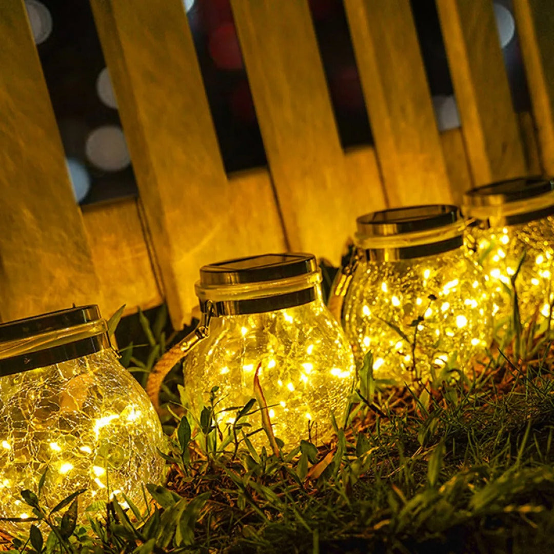 Glas-Gartenleuchte mit Solarbetrieb als stilvolle Außenbeleuchtung