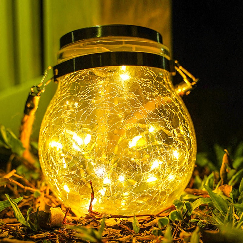 Elegante Solarleuchte aus Glas als Beleuchtung für Terrasse und Außenbereich
