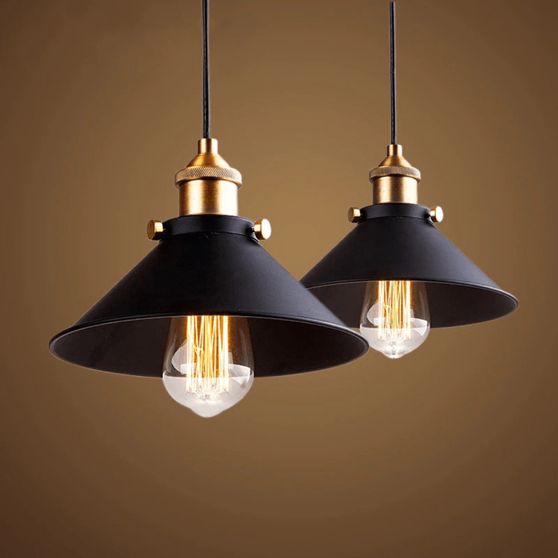 Adjustable pendant light in industrial style