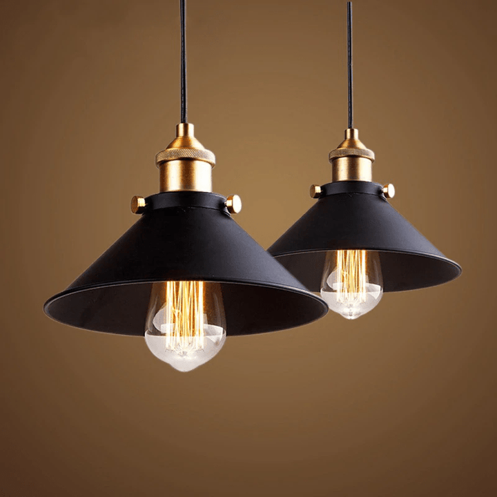 Adjustable pendant light in industrial style