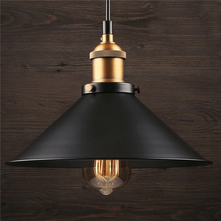 Adjustable pendant light in industrial style