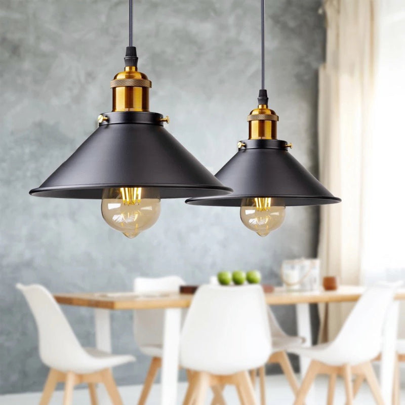 Adjustable pendant light in industrial style