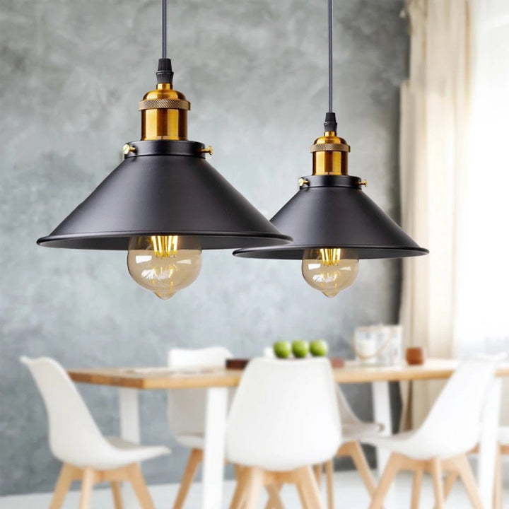Adjustable pendant light in industrial style