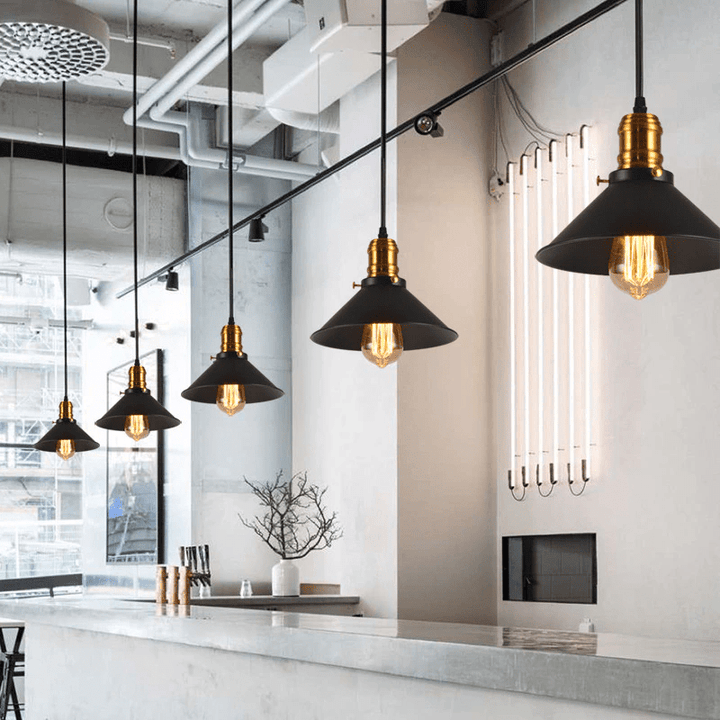 Adjustable pendant light in industrial style