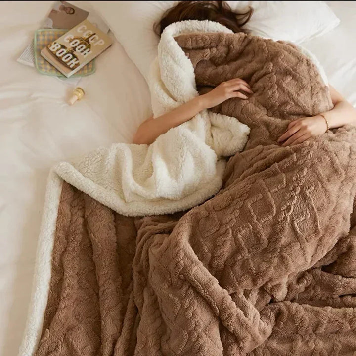 Cozy fleece blanket – soft, warm &amp; stylish for winter