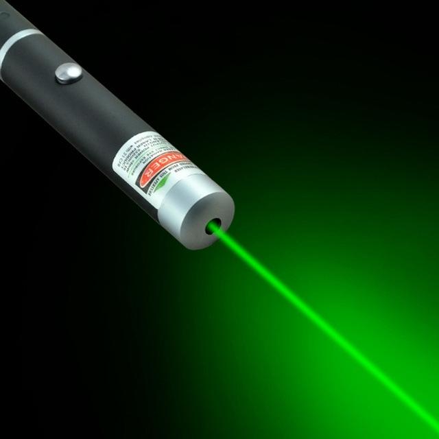 Powerful compact laser pointer