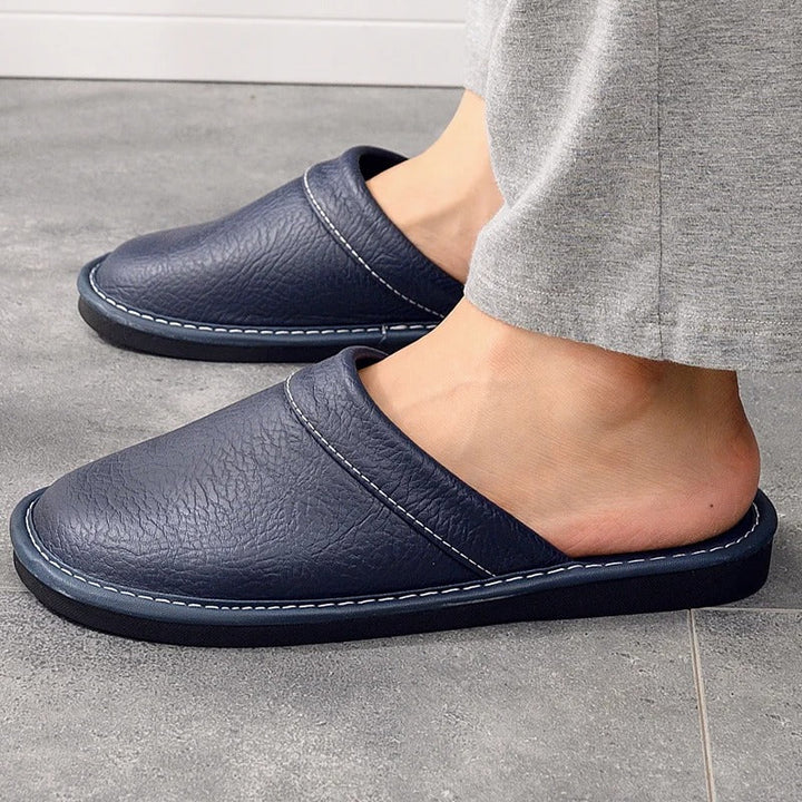 Men's slippers with faux leather look