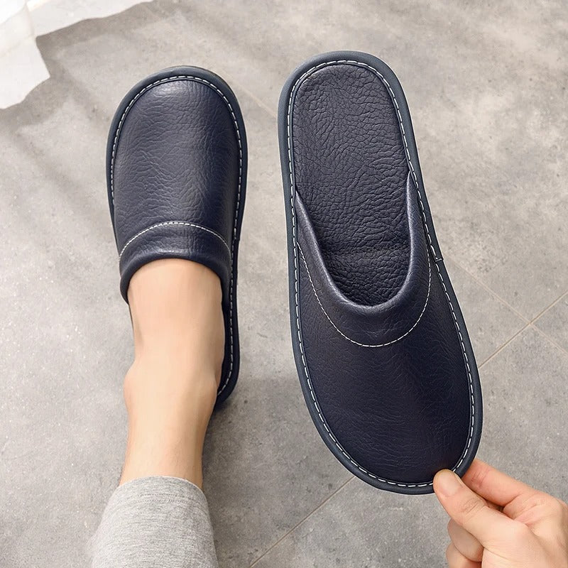 Men's slippers with faux leather look