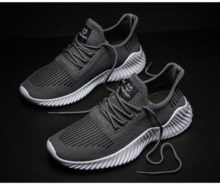 Men's sports shoes with modern design and breathable mesh