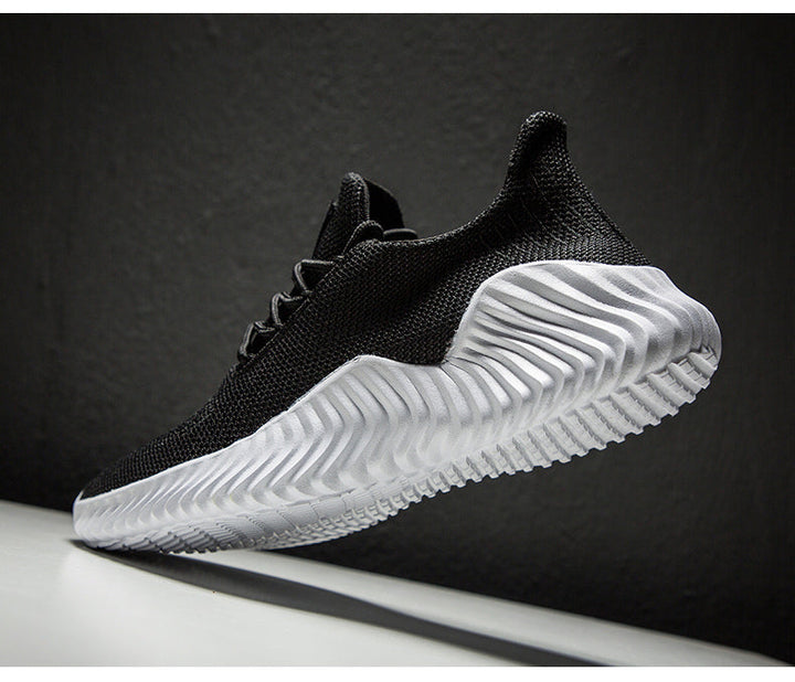 Men's sports shoes with modern design and breathable mesh