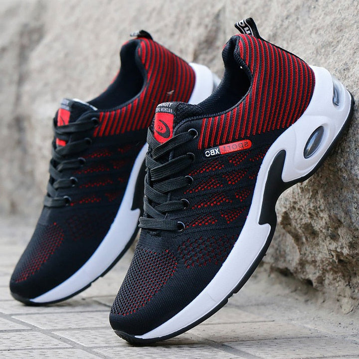 Men's sports shoes with dynamic design and breathable mesh