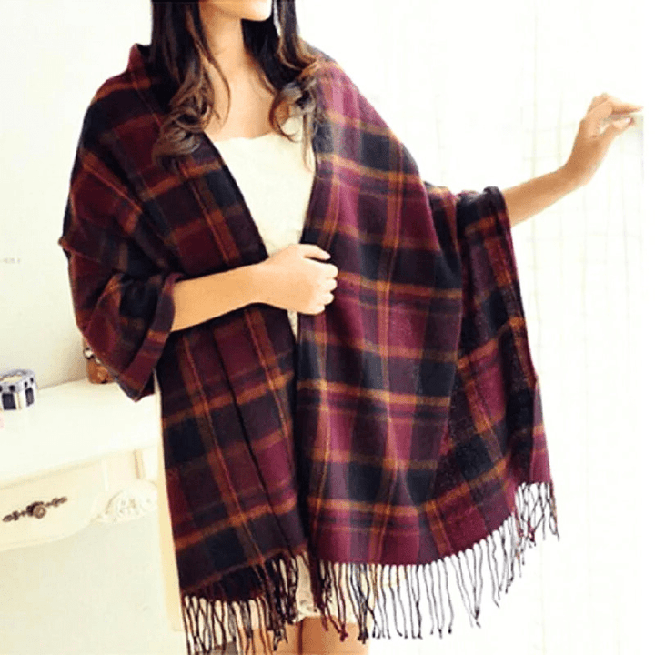 Women's Cashmere Scarf with Elegant Design