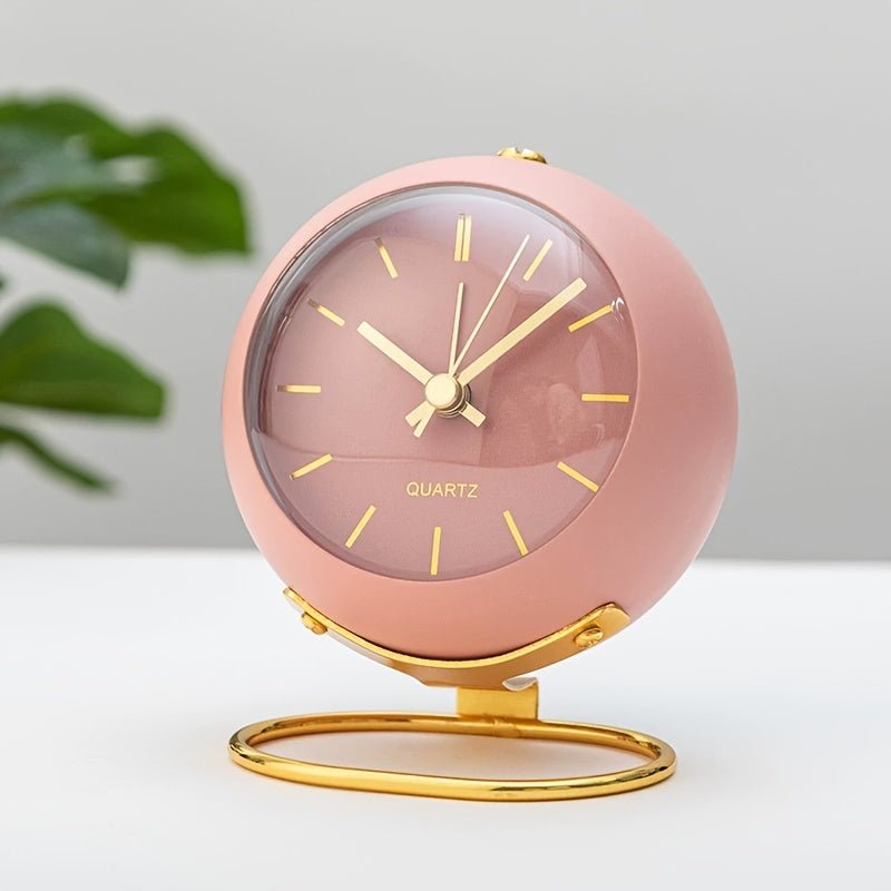 Silent retro metal alarm clock with night light – Compact &amp; Stylish