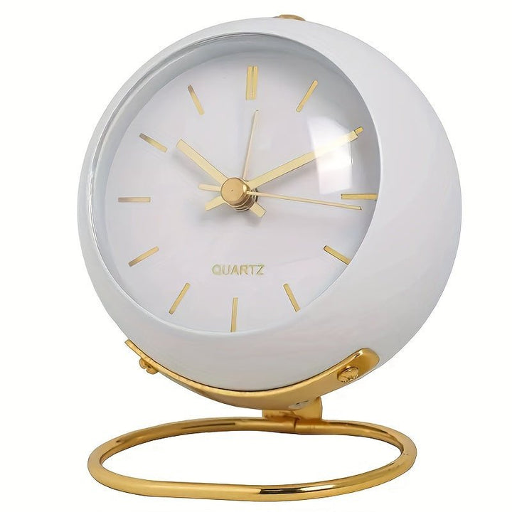 Silent retro metal alarm clock with night light – Compact &amp; Stylish