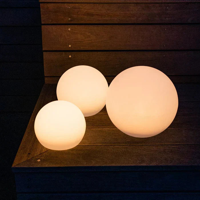 Solar-powered globe light for garden and patio 