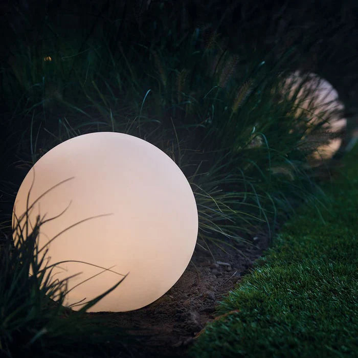 Solar-powered globe light for garden and patio 