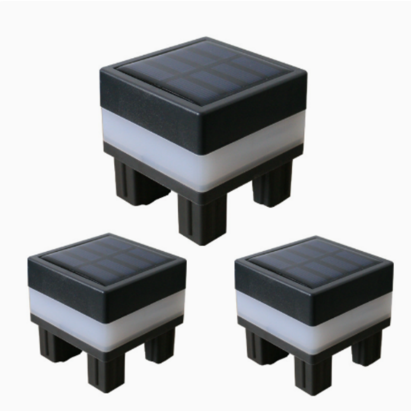 Wetterfeste Solarleuchte auf 7x7 cm PVC-Zaunpfosten im Außenbereich