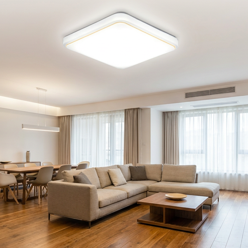 Quadratische LED-Deckenleuchte in modernem Design an weißer Decke