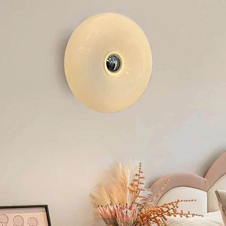 Nara LED Lampe im Bauhaus-Stil mit Donut-Design