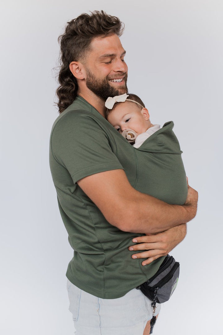 Ergonomic babywearing T-shirt with adjustable fit