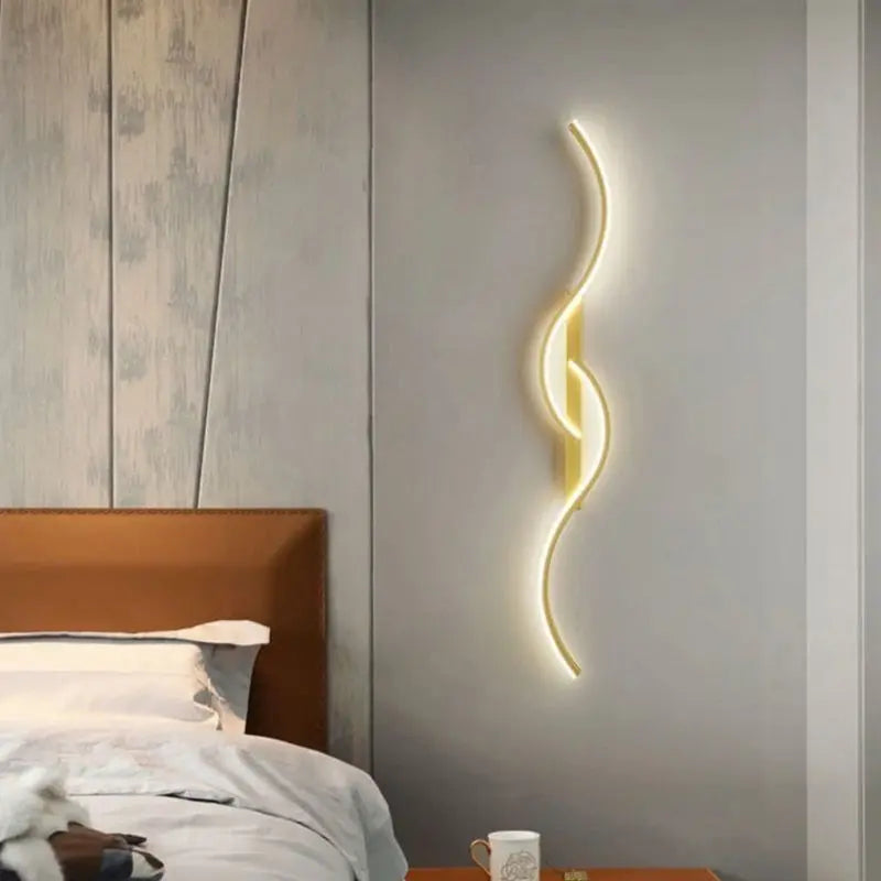 Modern wave LED wall light – dimmable &amp; stylish in gold/black