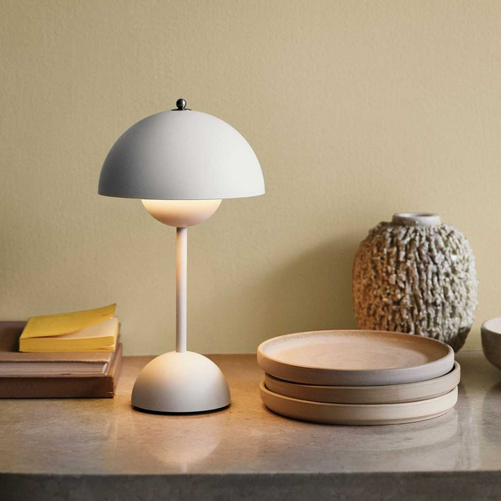 Wireless LED table lamp – Stylish lighting for a cozy home