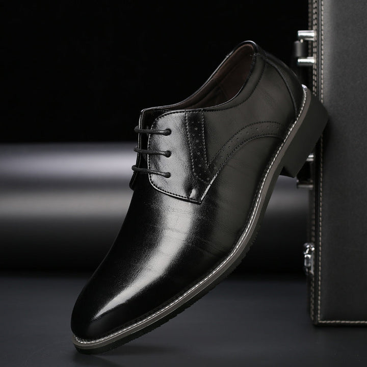 Men's lace-up shoes made of genuine leather with a modern design 